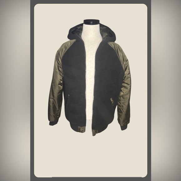 FINAL SALE ALERT 🚨 Forever 21 Black & Olive Hooded Faux Fur Jacket - Picture 2 of 4